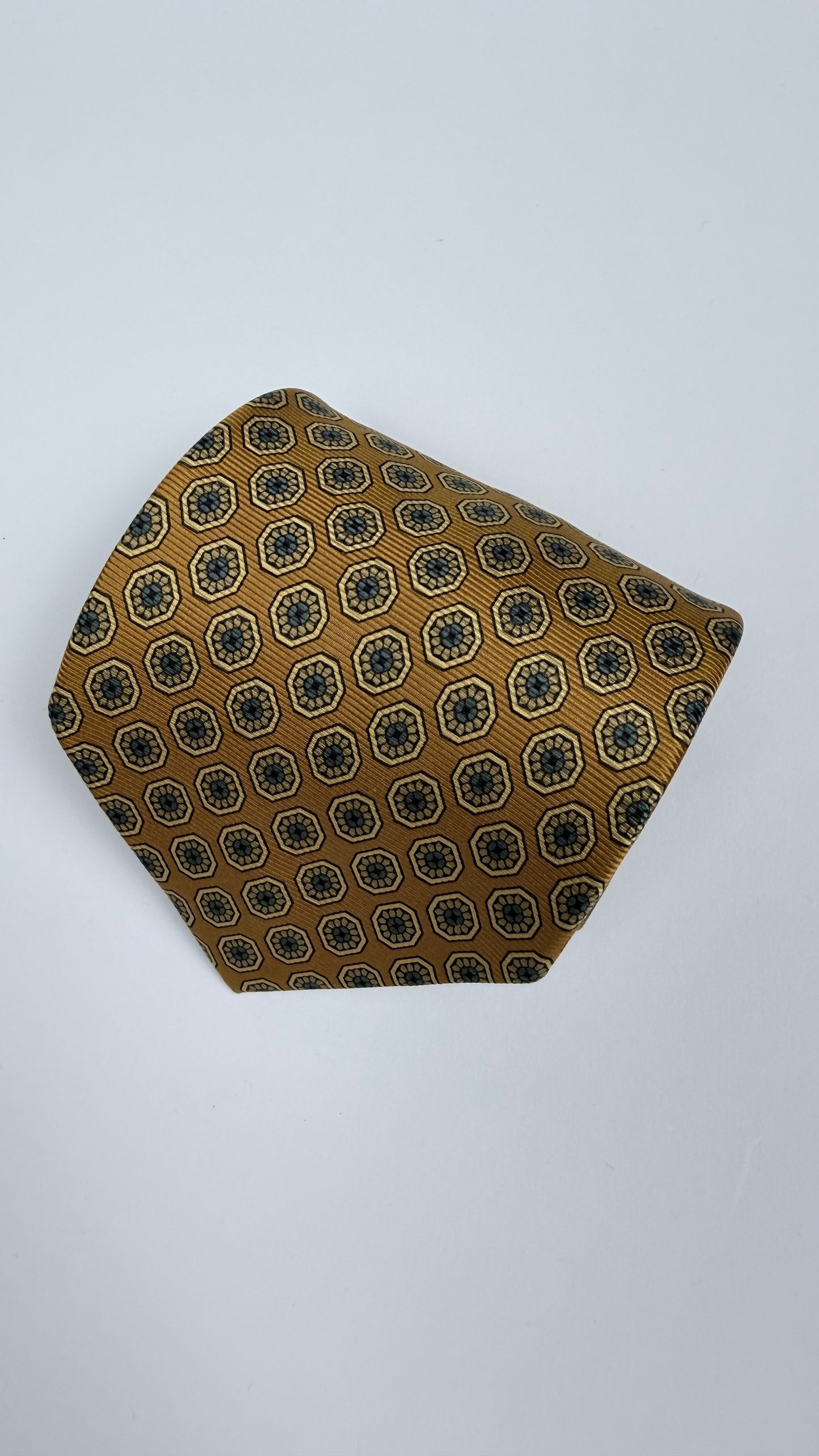 Brooks Brothers | Winter Ivy Piece