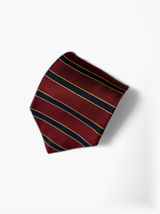 Detail: Brooks Brothers Repp-Krawatte in Burgund, Navy und Gold, Nahaufnahme