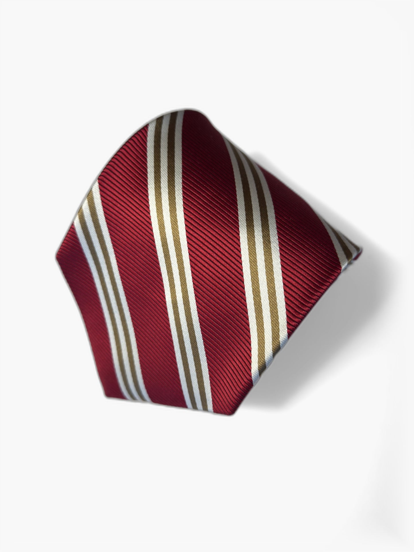 Detail: Brooks Brothers Repp-Krawatte in Rot, Gold und Weiß, Nahaufnahme