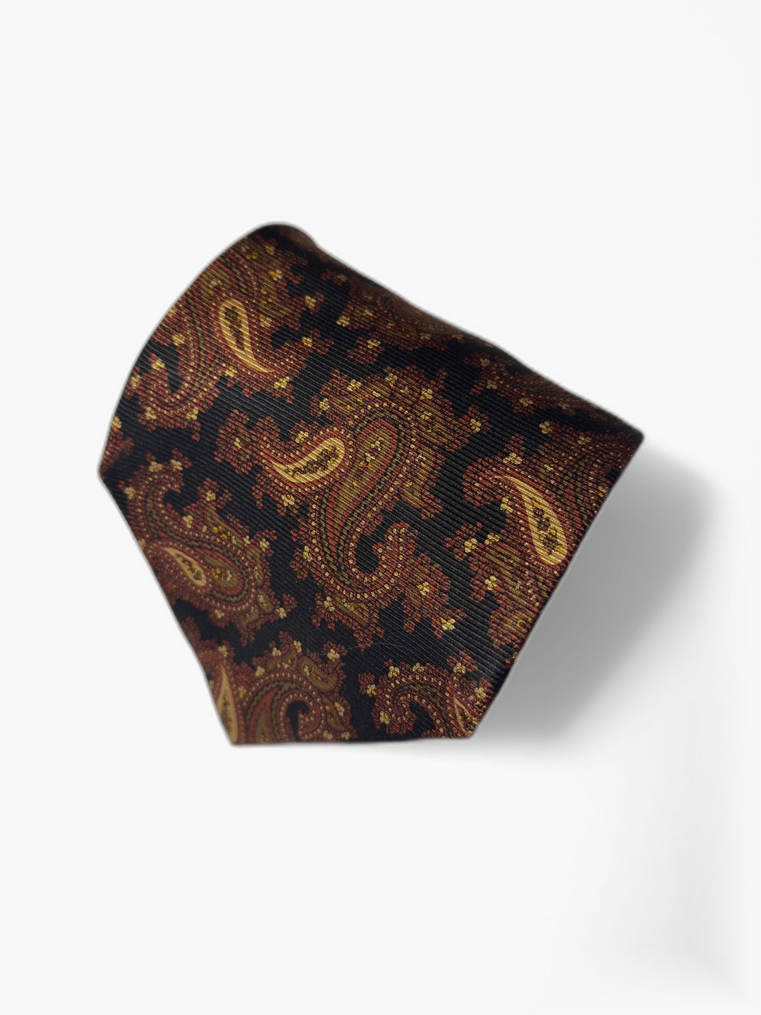 Detail: Brooks Brothers Paisley-Krawatte in Dunkelbraun und Gold, Nahaufnahme