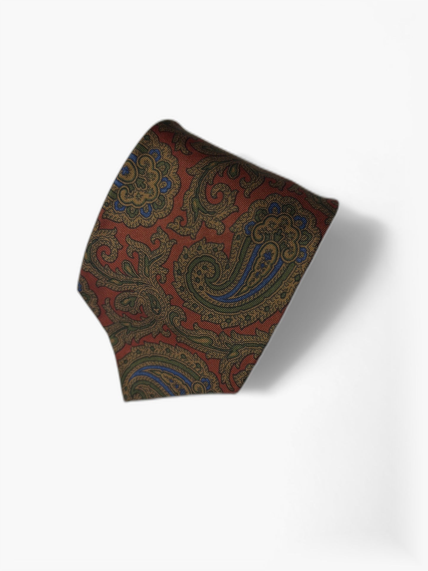 Detail: Sambrook Witting Paisley-Krawatte in Rot und Braun, Nahaufnahme