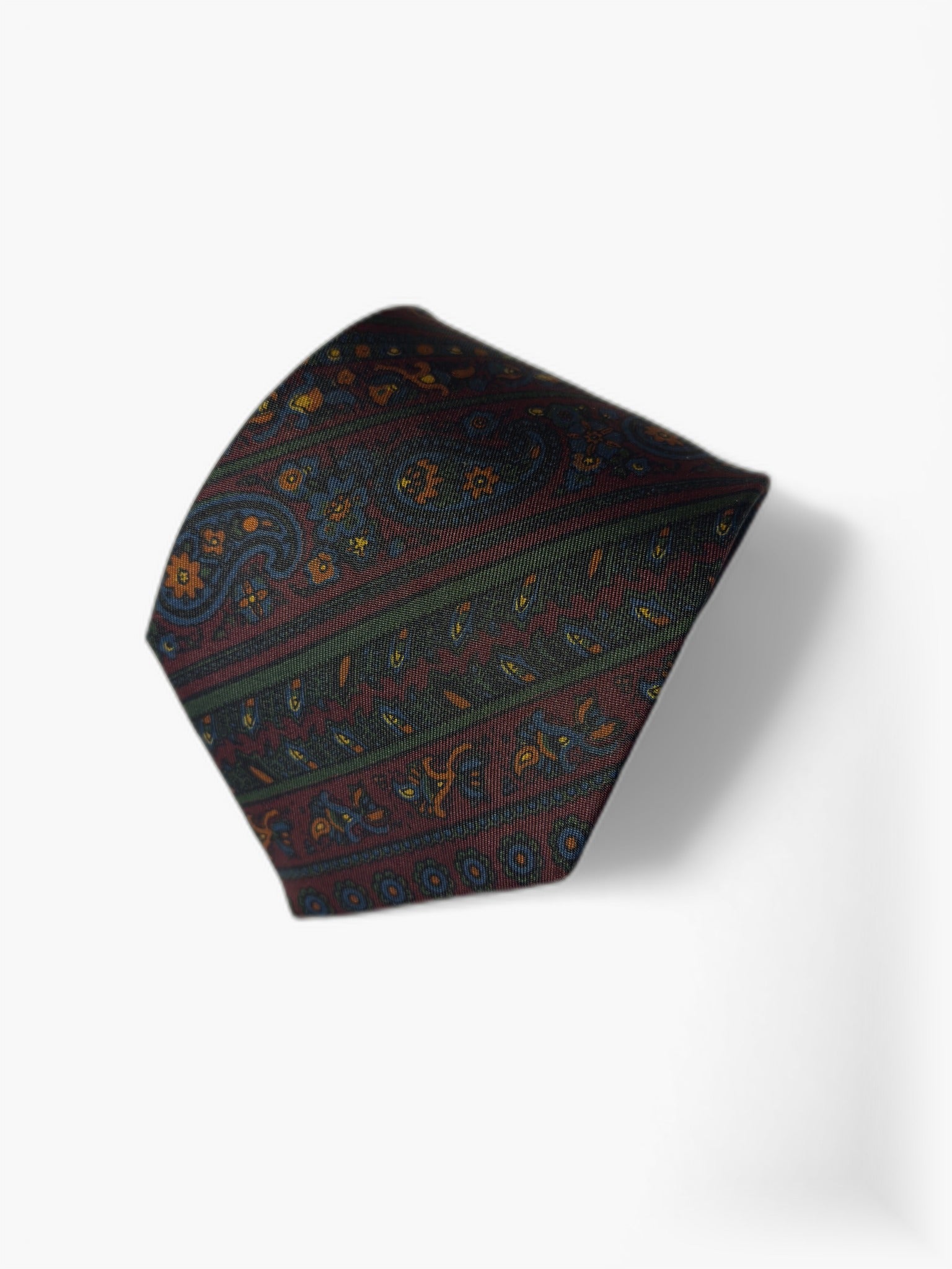 Detail: Vintage Krawatte mit Paisley-Streifen in dunklen Tönen, Nahaufnahme